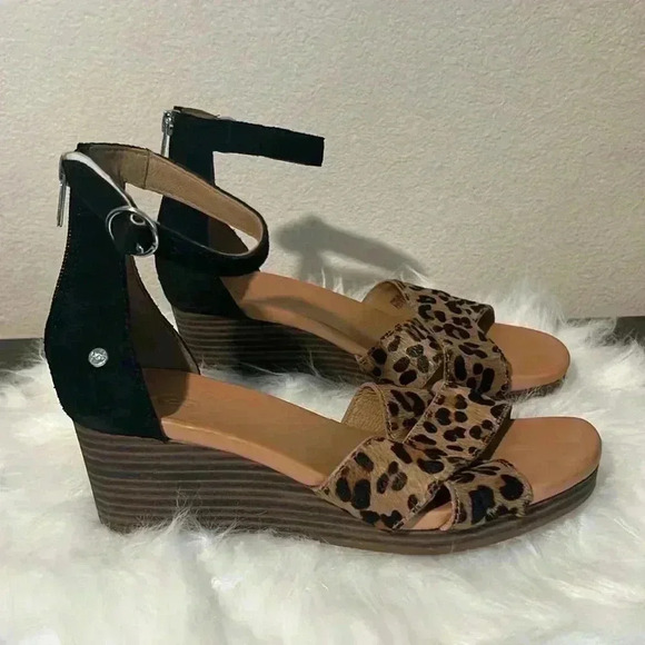 UGG Eugenia Leopard - Picture 3 of 8